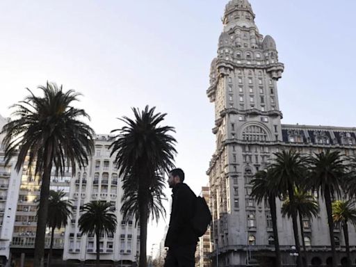 Uruguay aprobó un régimen para regularizar la residencia de unos 20.000 inmigrantes sin papeles