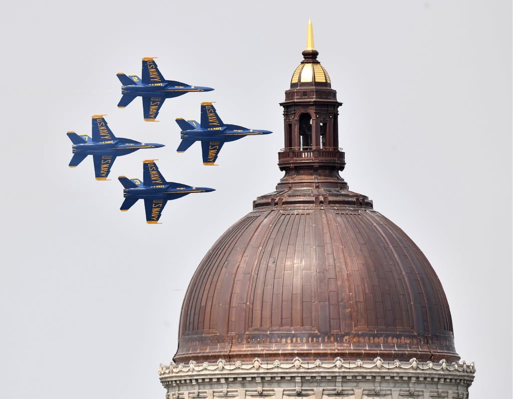 Blue Angels offer rousing start to Naval Academy Commissioning Week
