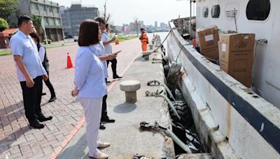 大量瓶裝水露餡！ 20詐欺通緝犯「坐桶子」遭逮 管碧玲讚海巡安檢敏感度高 | 政治焦點 - 太報 TaiSounds