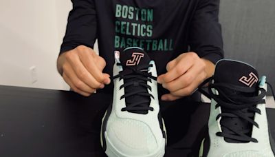 Jayson Tatum Teaches People How To Tie Their Shoes on YouTube