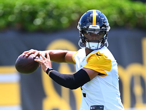 Former Steelers Star Has Wild Prediction For Justin Fields