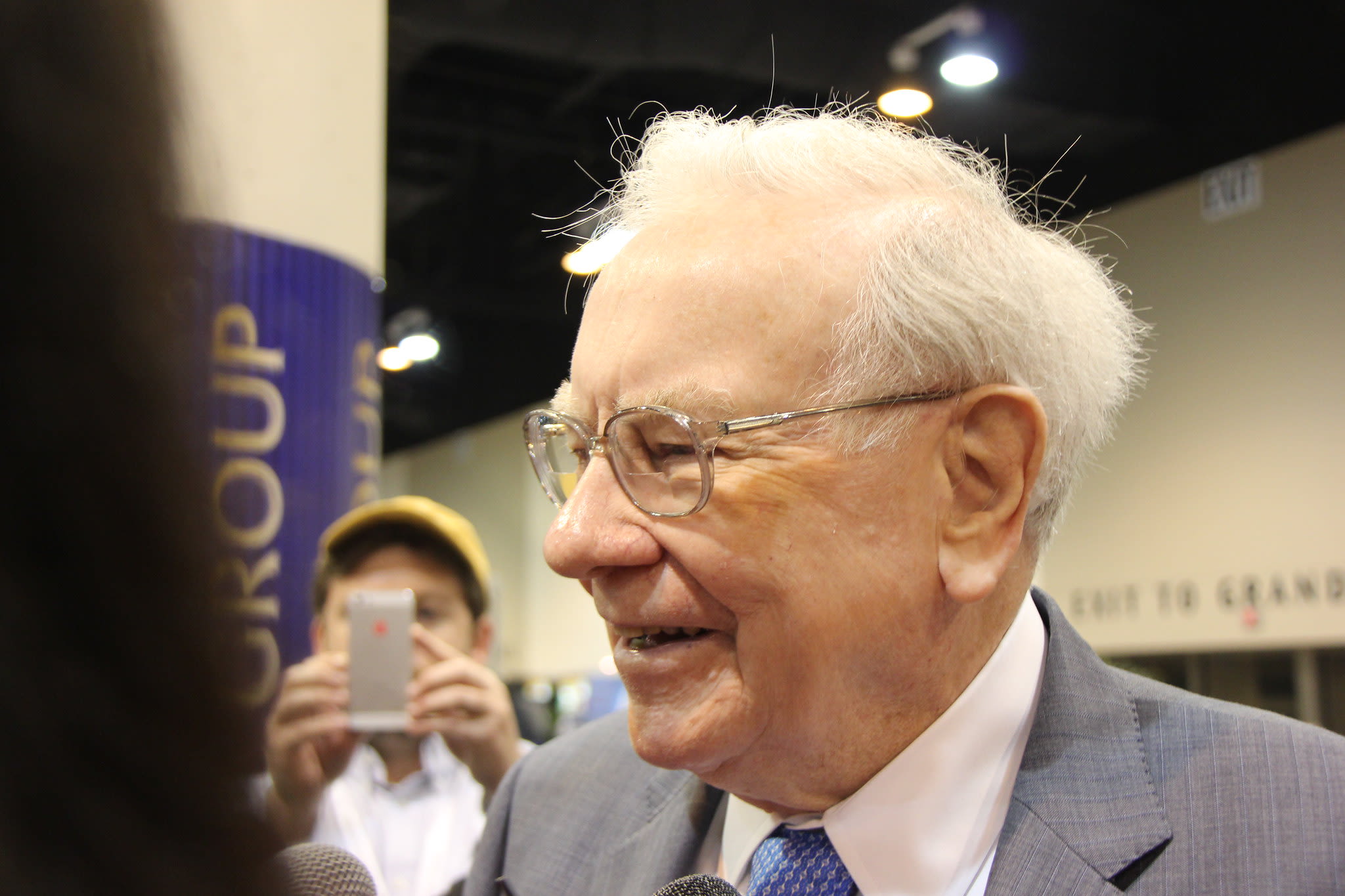 The Best Warren Buffett Stocks to Buy With $500 Right Now | The Motley Fool