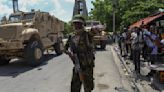 Primer ministro de Haití ordena a las pandillas que dejen las armas y promete retomar la capital