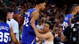 La increíble foto del jugador más bajo frente al gigante Wembanyama en la difícil victoria de Francia sobre Japón en básquet