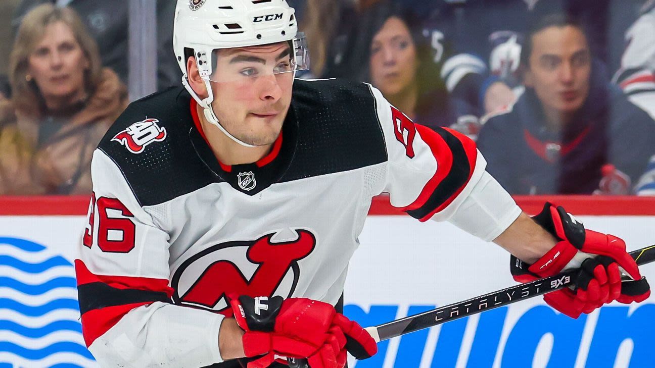 Devils forward Meier undergoes shoulder surgery