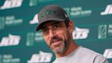 Coach de New York Jets resta importancia a ausencia injustificada de Aaron Rodgers a entrenamientos - El Diario NY