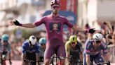 Jonathan Milan (Lidl Trek) consigue en la decimotercera etapa del Giro su tercera victoria