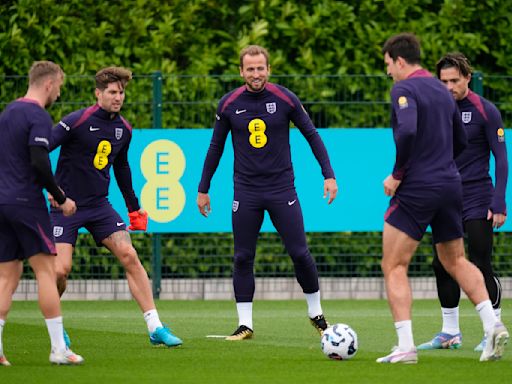 Harry Kane en la alineación de Inglaterra para su partido internacional número 100