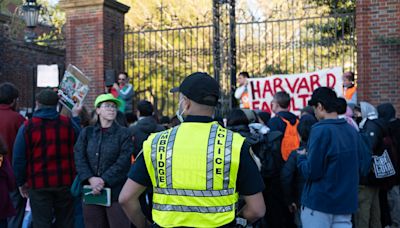Police Say Harvard Affiliates Likely Cut Johnston Gate Lock During Saturday Protest | News | The Harvard Crimson