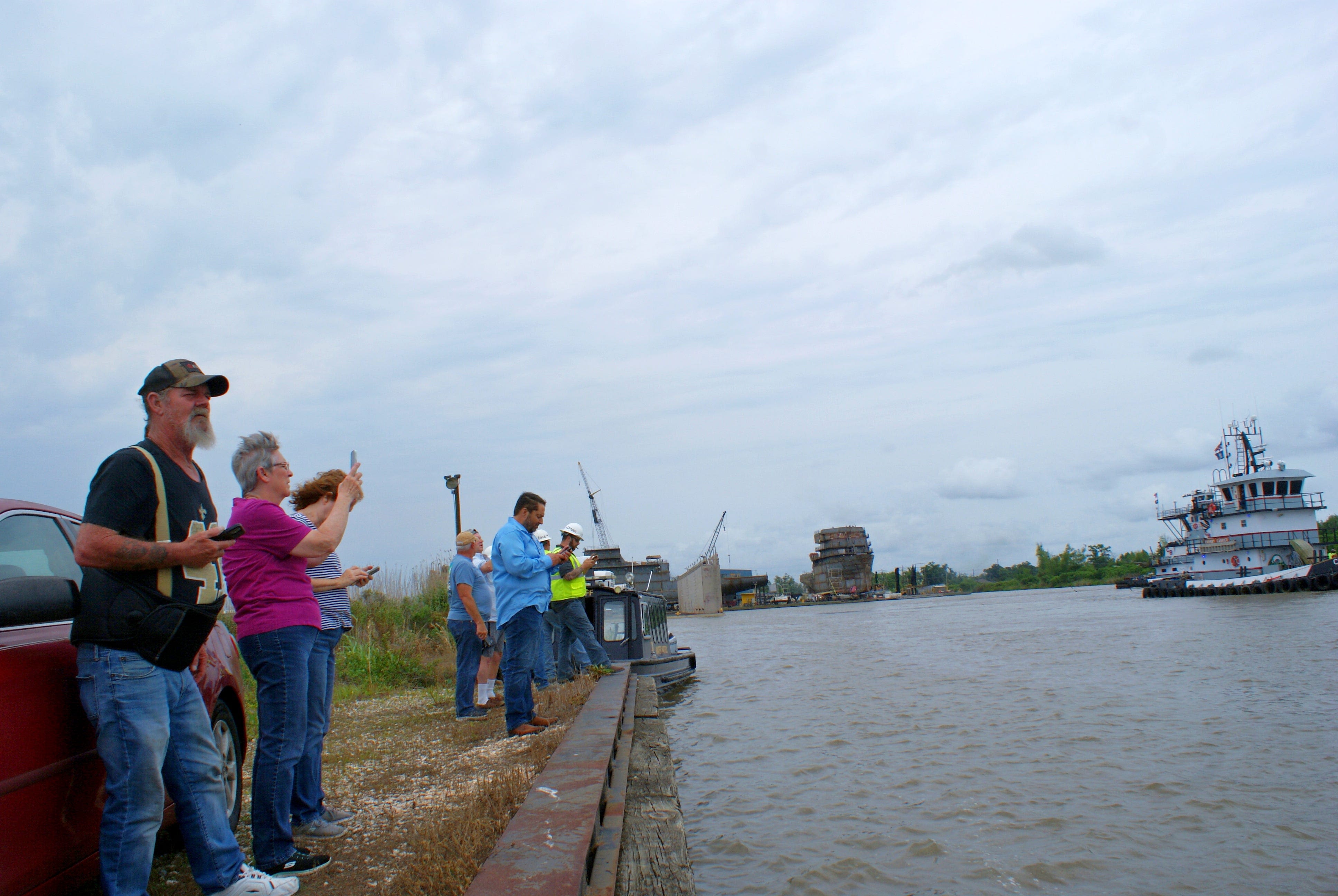 Historic retired World War II Navy ship arrives in Houma for overhaul