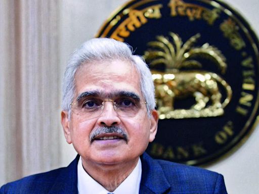 Savings shift from bank FDs to MFs: RBI governor cautions on liquidity issues | India Business News - Times of India
