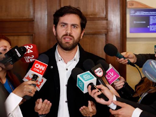 Diputado Ibáñez (FA) defiende voto obligatorio con sanción económica y afirma que Winter se equivocó al criticar proyecto del gobierno - La Tercera