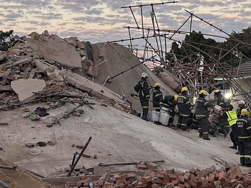South Africa: Rescuers contact 11 survivors in collapsed building