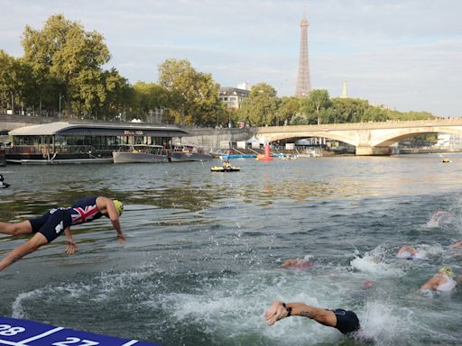 巴黎奧運丨暴雨致塞納河水質欠佳 大會取消三鐵選手賽前訓練