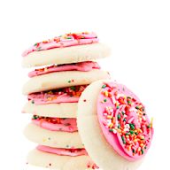 Timeless cookies with a smooth and tender texture. Adaptable to various shapes and decorations, perfect for any occasion.