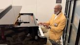 Chiefs legend Bobby Bell spent part of Hall of Fame weekend tickling the ivories