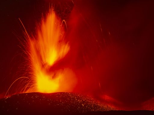 Photos: The eruption of Mount Etna