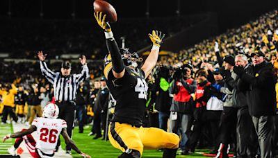 Former Iowa Hawkeyes Star George Kittle Has Hilarious Exchange With Fan