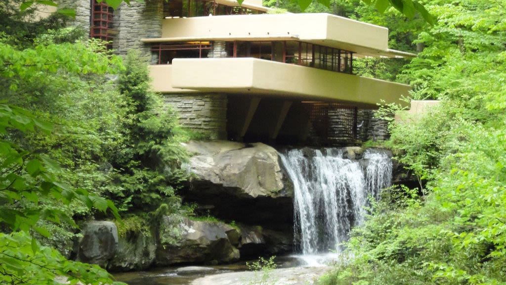 Franklin Lloyd Wright’s Fallingwater is a Pa. tourist attraction, but you can actually spend the night at Lynn Hall