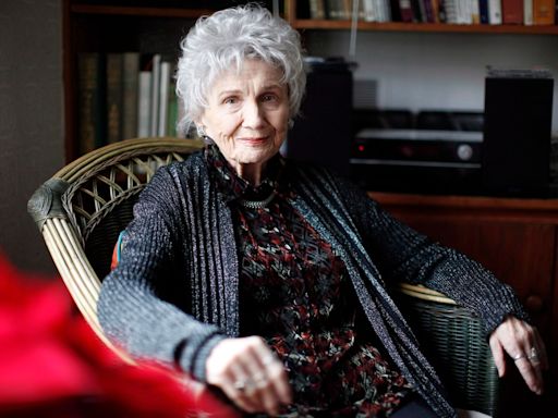 Academics grapple with how to teach Alice Munro’s work in wake of daughter’s sexual assault revelations