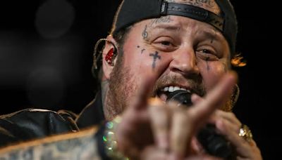 Jelly Roll honors Toby Keith with T-Pain as part of guest-filled Stagecoach set