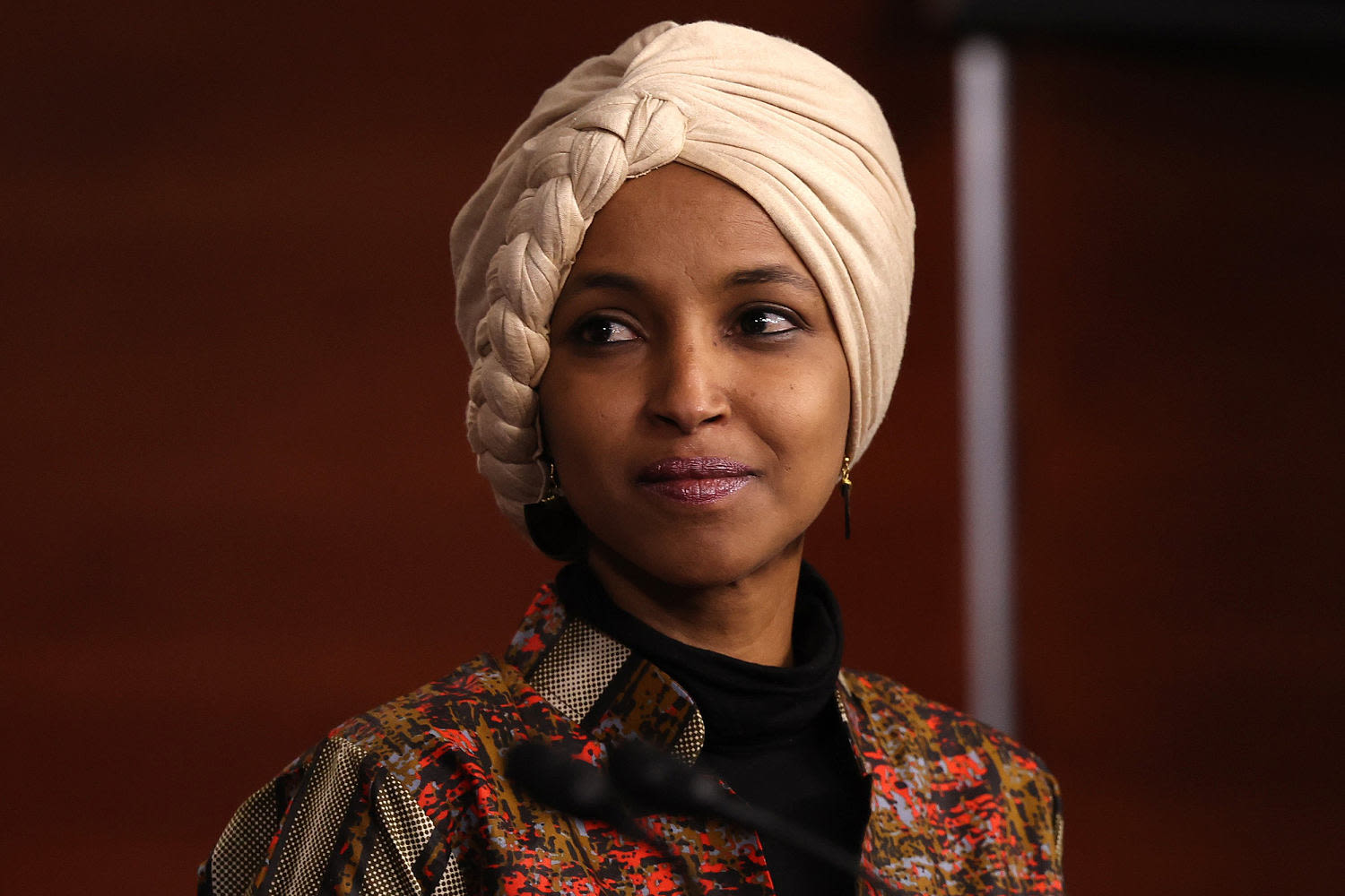 Rep. Ilhan Omar wins primary race after two 'Squad' members' defeats