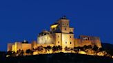 El increíble castillo de un pueblo español que perteneció a los templarios y tiene un santuario en su interior