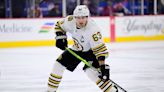 Bruins captain takes good-natured jab at NHL great