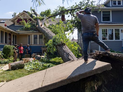 Downstate Illinois dam fails after heavy rains and tornadoes sweep the Midwest, killing 1 in Indiana