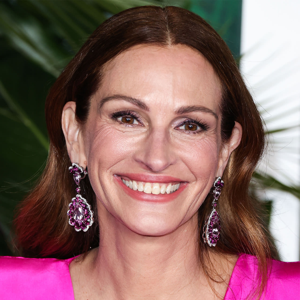 Julia Roberts Just Debuted A New Shaggy Haircut For Her Latest Magazine Cover That’s Perfect For Spring