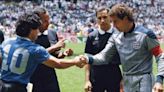 La reacción de Peter Shilton tras la subasta de la camiseta con la que Diego Maradona le convirtió dos goles: “No la usaría ni para lavar los platos”