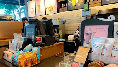 Starbucks: clientes se quejan del nuevo sistema de propinas - El Diario NY