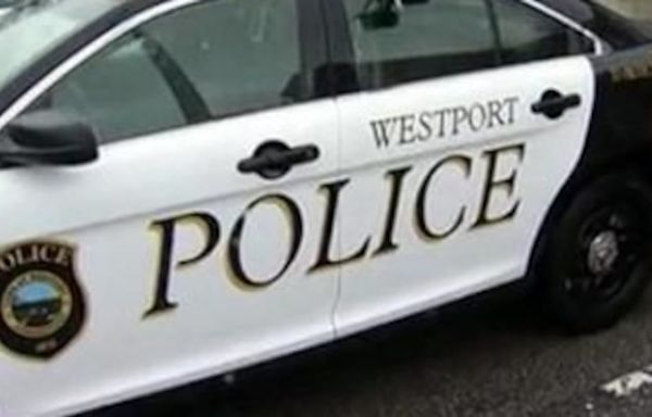 Suspects smash display cases, steal jewelry in Westport