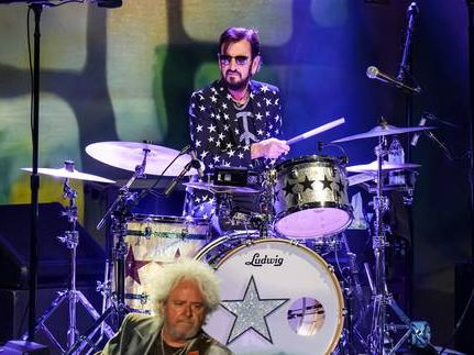 La Jornada: El chamaco Ringo Starr se divierte con su Crooked Boy en el Auditorio Nacional