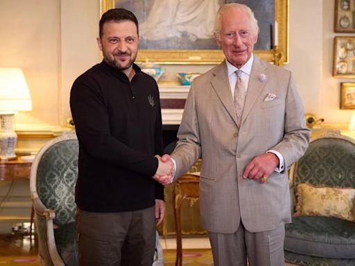 Zelenski agradece a Carlos III el apoyo de Reino Unido al pueblo ucraniano