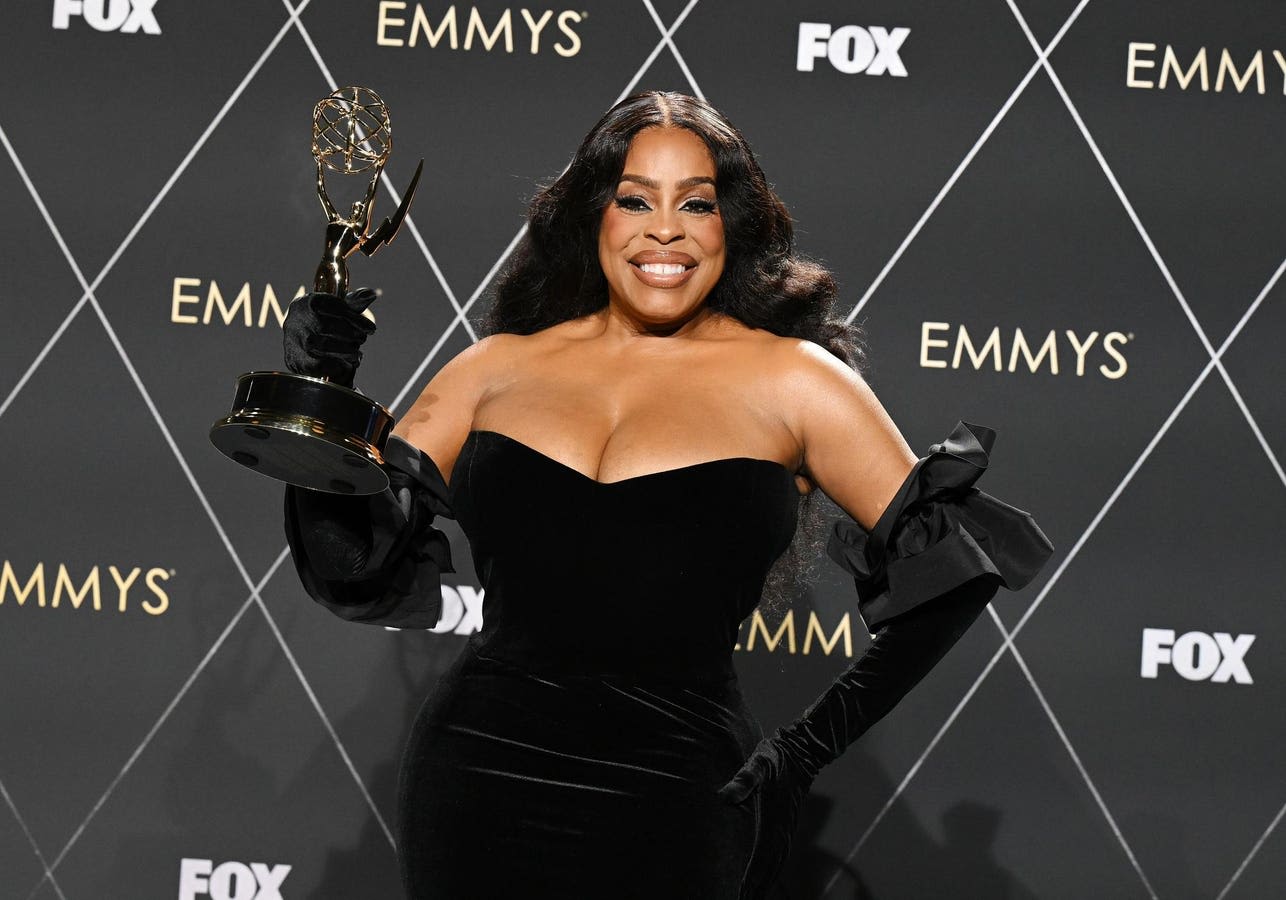 Emmy-Winning Actress Niecy Nash Charts Her First Hit Single