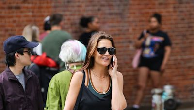 Katie Holmes Solidifies Her Summer Uniform by Repeating This Casual Trick