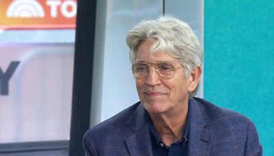 Eric Roberts explains why he 'publicly apologized' to sister Julia Roberts in his memoir