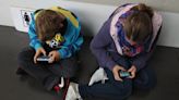 Momentum grows for ban on phones in schools