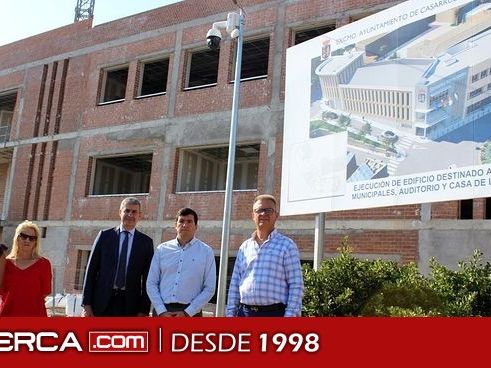 El Gobierno regional resalta la mejora en la prestación de servicios en Casarrubios con el nuevo edificio de usos múltiples que construye el Ayuntamiento