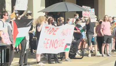 Dozens of students at University of Alabama protest in support of solidarity with Palestine