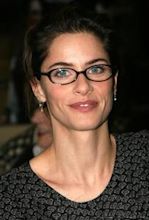 Amanda Peet