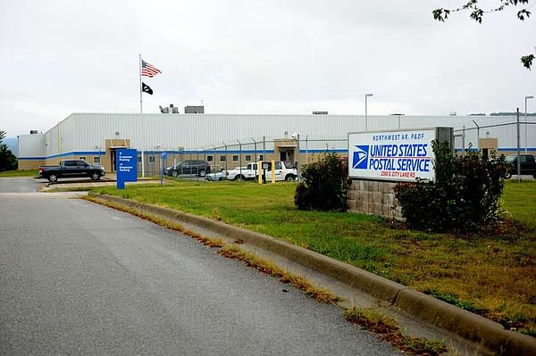 Fayetteville postal facility transfer affecting 13 jobs put on hold until 2025 | Northwest Arkansas Democrat-Gazette