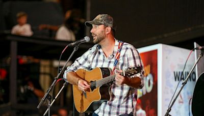 Adam Wainwright performs ‘Good Story’ on ‘Today Show’