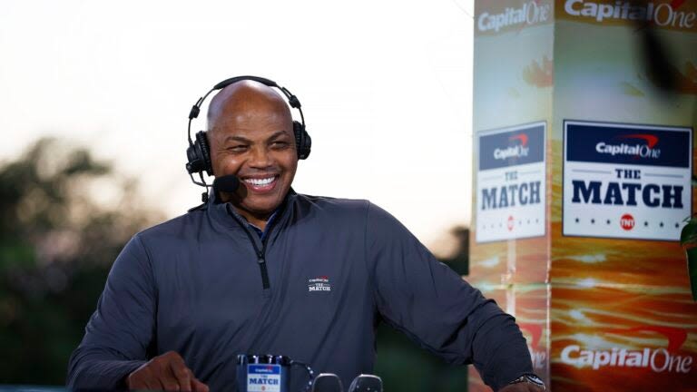 Charles Barkley calls Knicks 'overrated' after fans erupt in 'We want Boston' chants
