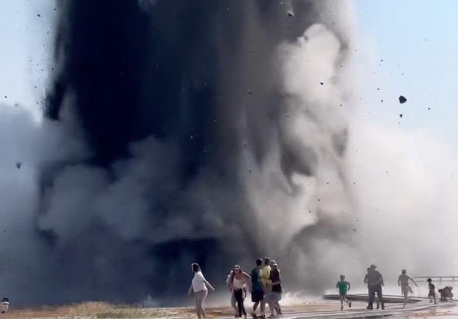 Hydrothermal Explosion Sends Tourists Running In Yellowstone National Park