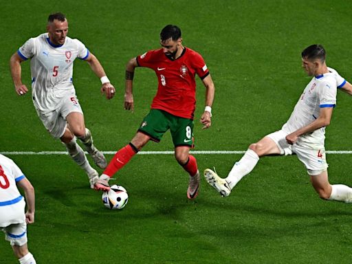 Out of position, but hardly out of place: Bruno Fernandes steps up for Portugal again