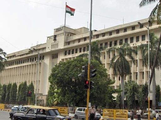 Mumbai: Elderly Man Jumps Off 5th Floor Of Mantralaya Over Govt Inaction On Issues Of Potholes & Falling Trees