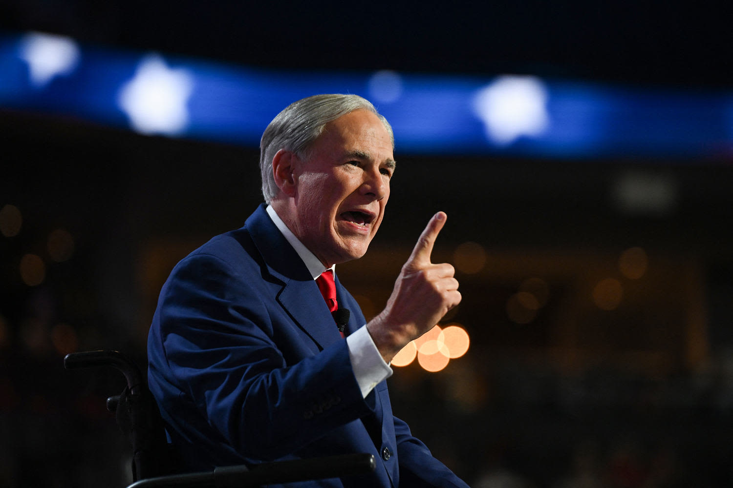 Texas Gov. Greg Abbott attacks Harris for busing migrants, then brags about his own busing program