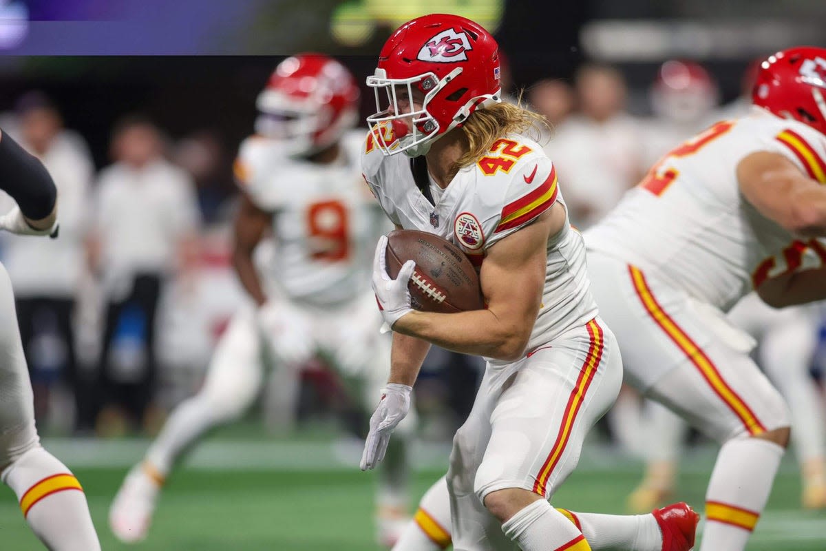 Chiefs rookie Carson Steele skips sister’s wedding for memorable first NFL start